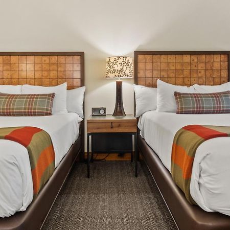1122 Guest Room The Pines Lodge At Spruce Peak Ski In Ski Out Stowe Exterior photo